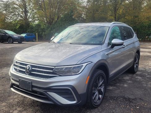 Used 2022 Volkswagen Tiguan SE image 4