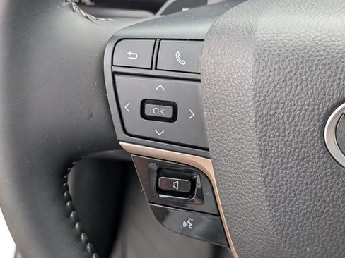 Used 2025 Toyota Crown Signia w/ Advanced Technology Package AWD/4WD image 19