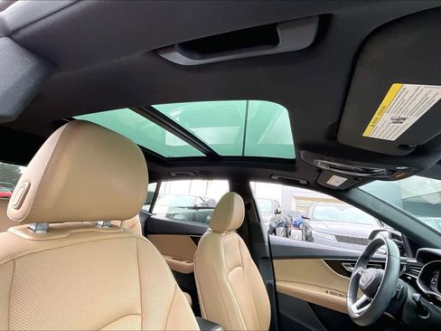 Used 2022 Audi Q8 Prestige image 24