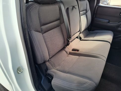 Used 2022 Nissan Frontier SV image 24