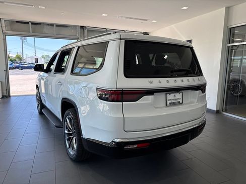 Used 2024 Jeep Wagoneer Series II w/ Convenience Group I AWD/4WD image 6