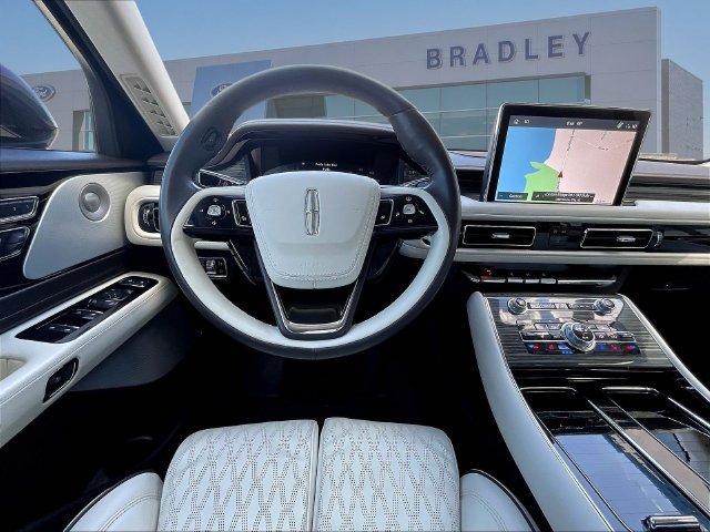 Used 2023 Lincoln Aviator Black Label AWD/4WD image 10