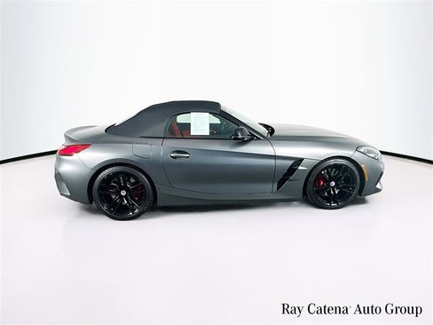 Used 2022 BMW Z4 M40i w/ Premium Package image 8