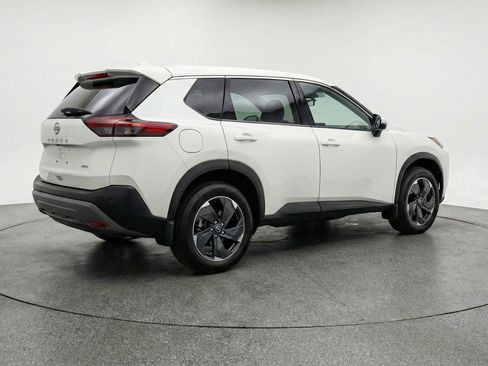 Used 2025 Nissan Rogue SV image 9