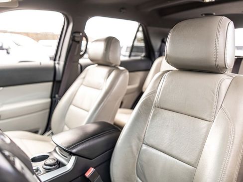 Used 2011 Ford Explorer XLT w/ 202A Rapid Spec Order Code image 18