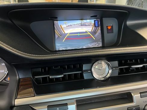 Used 2017 Lexus ES 350 w/ Premium Package FWD image 25