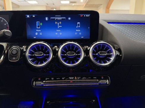 Certified 2025 Mercedes-Benz GLA 250 image 17