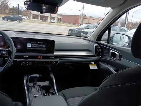 New 2026 Kia Sorento LX image 11