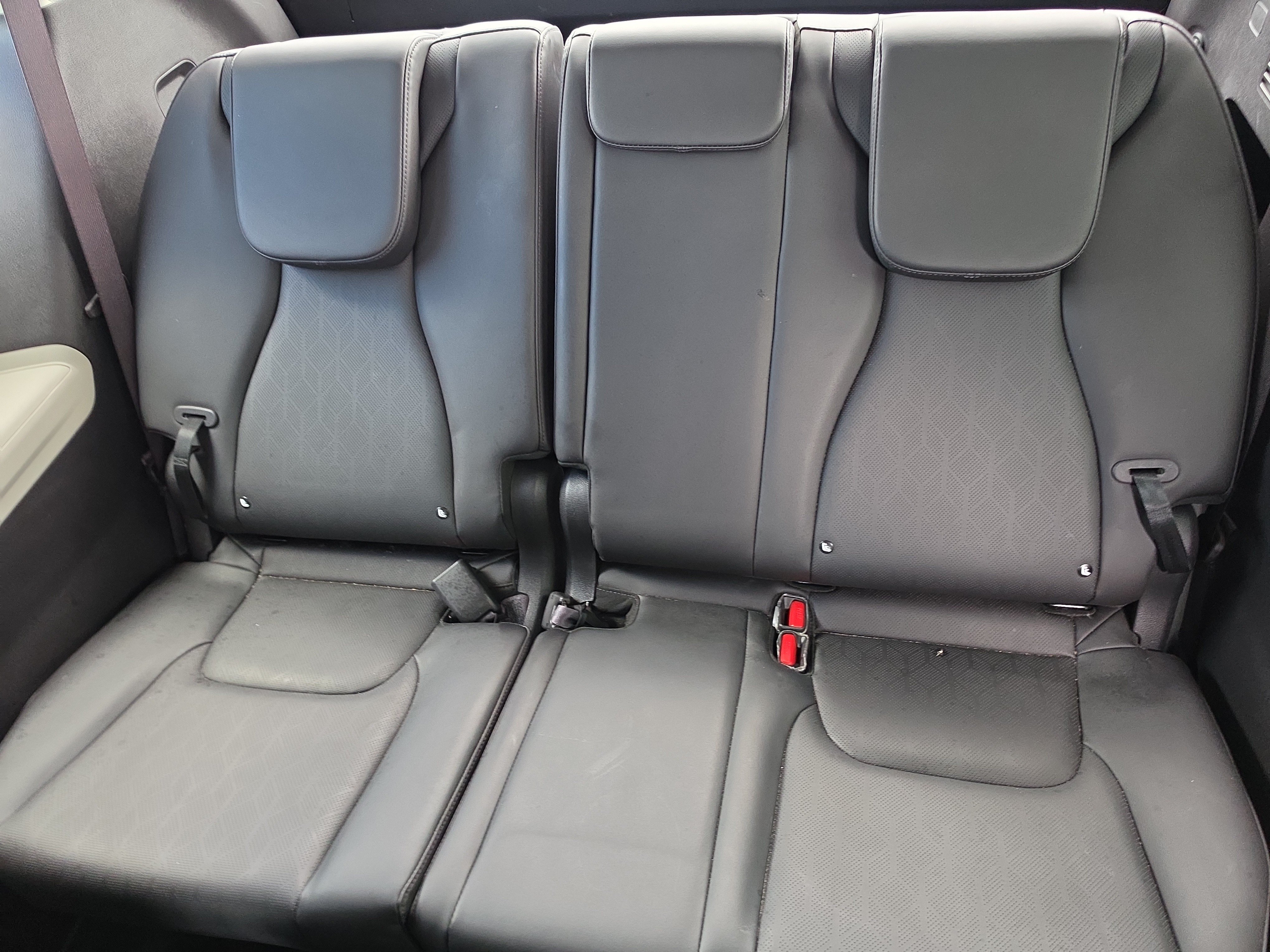 Certified 2024 Kia Carnival EX FWD image 18