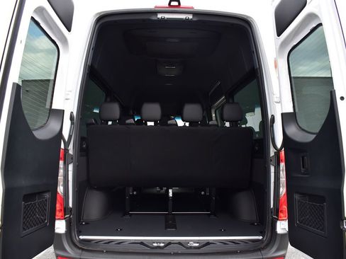 Used 2024 Mercedes-Benz Sprinter 2500 image 28