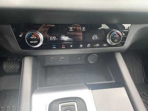 Used 2024 Mitsubishi Outlander SEL image 29