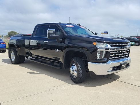Used 2021 Chevrolet Silverado 3500 LTZ w/ LTZ Texas Edition image 3