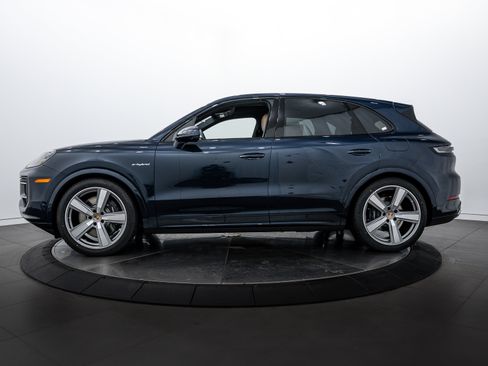 New 2026 Porsche Cayenne E-Hybrid image 2