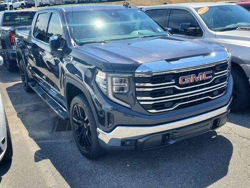 Used 2022 GMC Sierra 1500 SLT w/ SLT Convenience Package AWD/4WD image 2