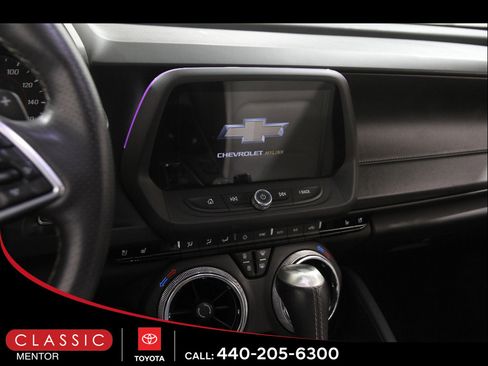 Used 2017 Chevrolet Camaro LT RWD image 9