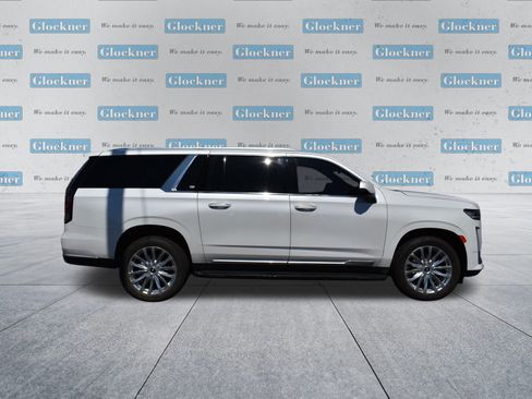 Used 2023 Cadillac Escalade ESV Premium Luxury w/ Performance Package image 4