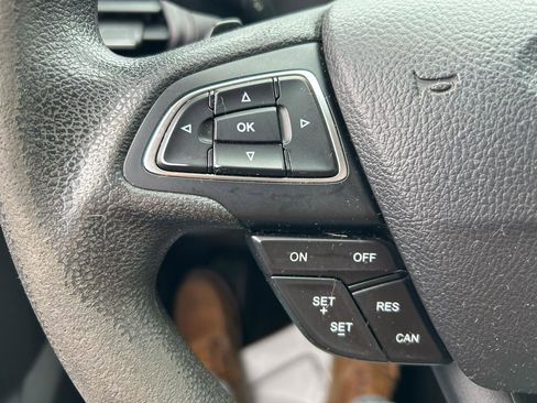 Used 2017 Ford Escape SE image 18