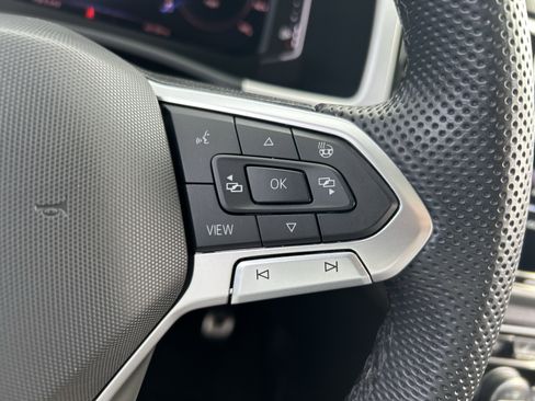 Certified 2023 Volkswagen Atlas SEL R-Line image 18