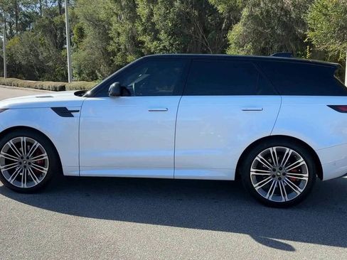 Used 2025 Land Rover Range Rover Sport Dynamic SE image 5