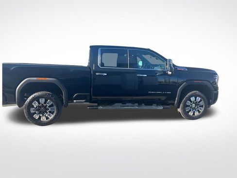 New 2026 GMC Sierra 2500 Denali w/ Denali Reserve Package image 7
