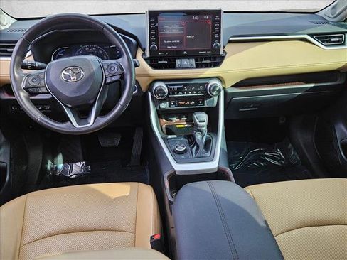 Used 2022 Toyota RAV4 Limited image 15