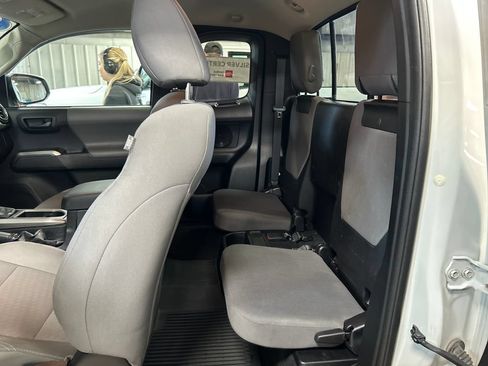 Certified 2020 Toyota Tacoma SR5 w/ SR5 Appearance Package (SM) AWD/4WD image 22