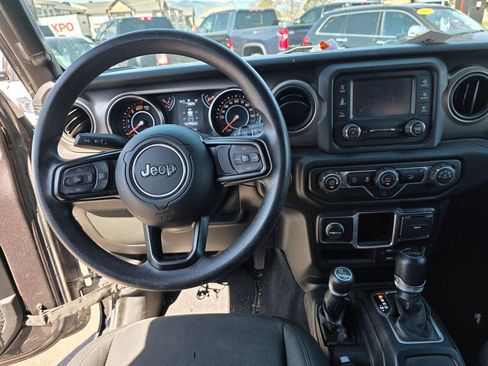 Used 2018 Jeep Wrangler Unlimited Sport AWD/4WD image 15