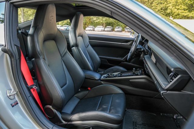 Used 2025 Porsche 911 Carrera RWD image 36