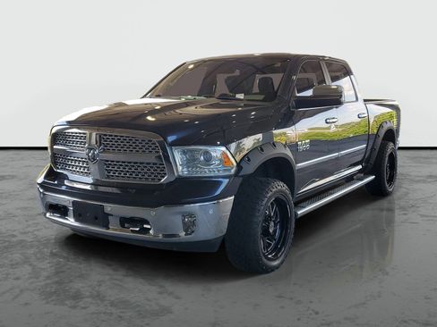 Used 2017 RAM 1500 Laramie w/ Convenience Group AWD/4WD image 4