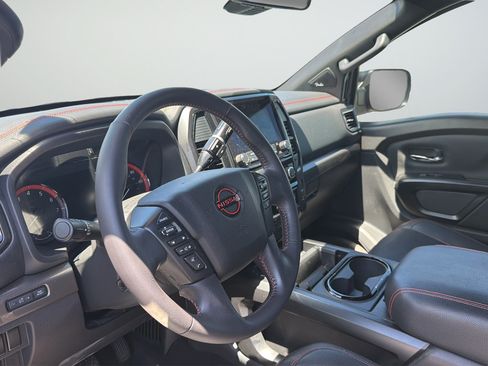 Used 2024 Nissan Titan PRO-4X w/ Pro-4x Convenience Package AWD/4WD image 14
