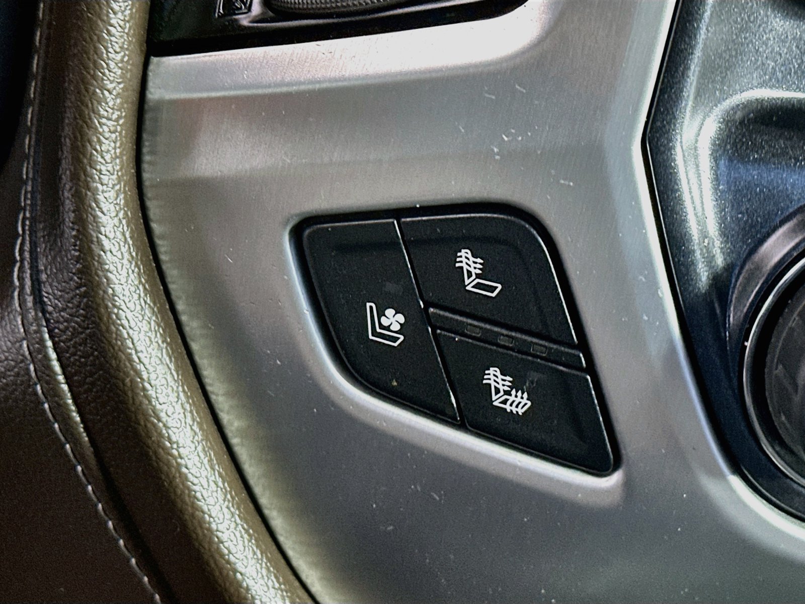 Used 2018 GMC Sierra 1500 SLT AWD/4WD image 19