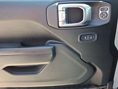 Used 2022 Jeep Wrangler Unlimited Sport AWD/4WD image 20