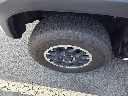 Used 2024 Toyota Tacoma TRD Off-Road AWD/4WD image 4