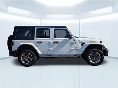 Used 2020 Jeep Wrangler Unlimited Sahara image 7