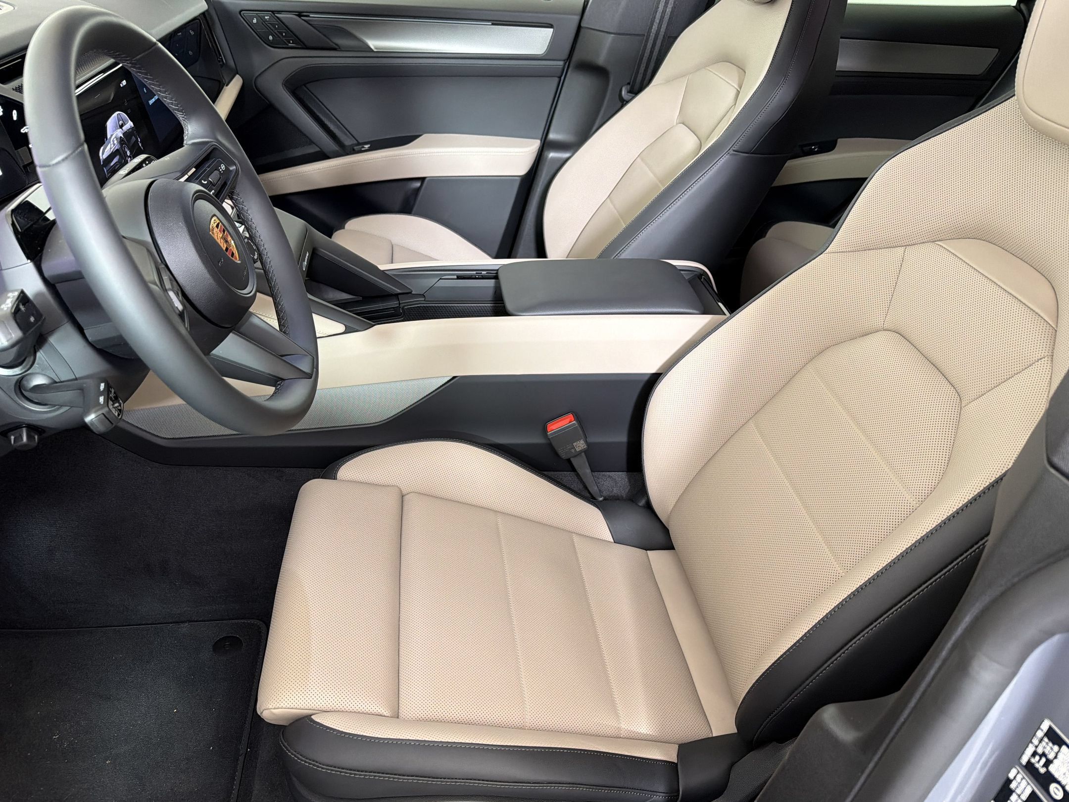 Used 2026 Porsche Cayenne Electric AWD/4WD image 5