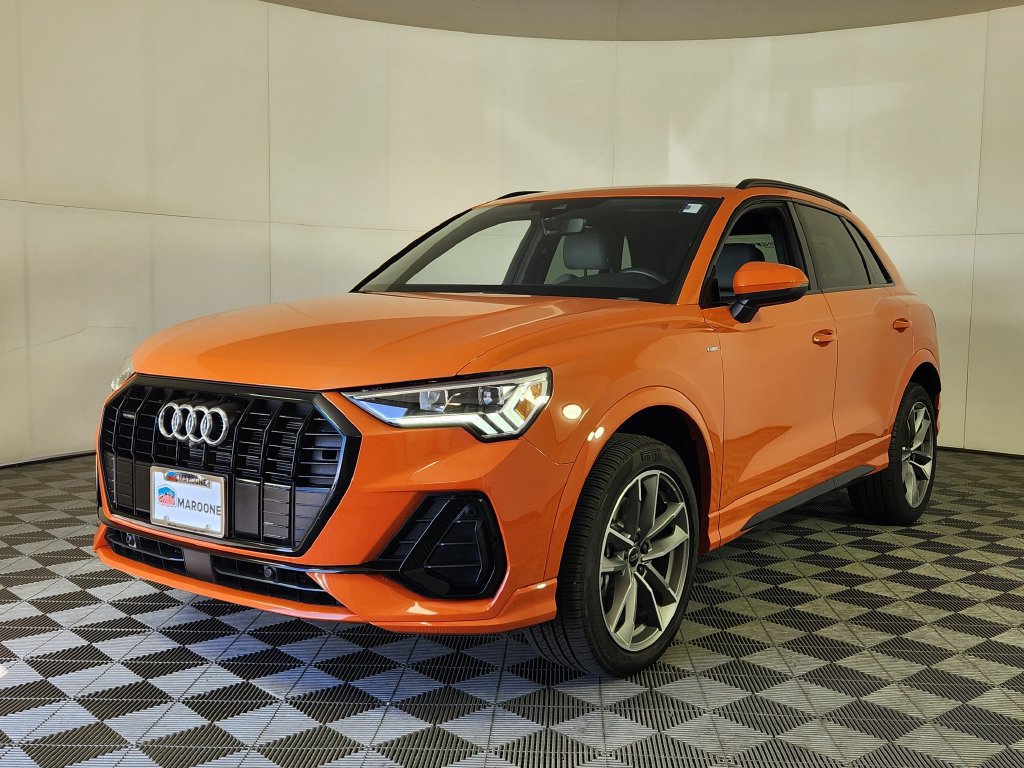 Used 2024 Audi Q3 2.0T Premium Plus w/ Premium Plus Package AWD/4WD image 3