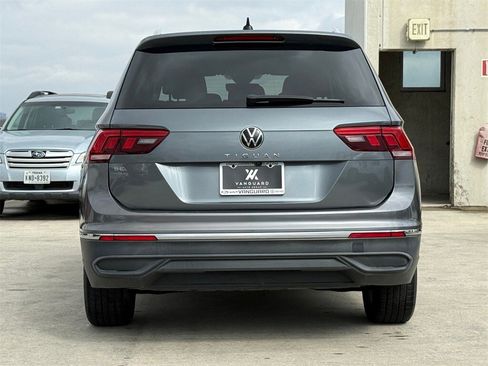 Used 2022 Volkswagen Tiguan SE image 7