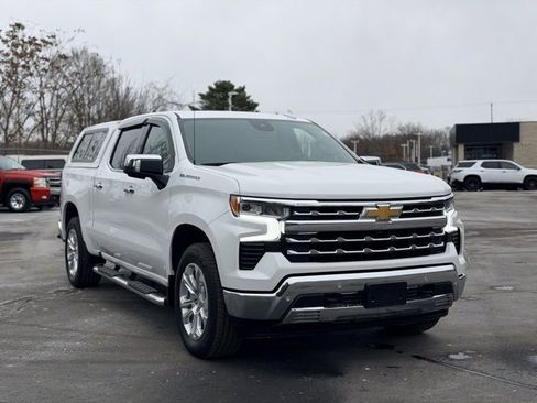 Used 2023 Chevrolet Silverado 1500 LTZ image 3