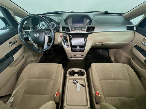 Used 2016 Honda Odyssey SE image 10