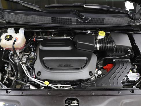 Used 2025 Chrysler Pacifica Select FWD image 33