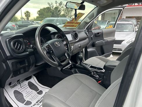Used 2017 Toyota Tacoma SR image 27