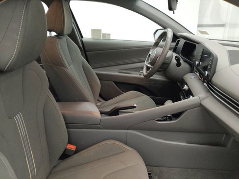 Used 2025 Hyundai Elantra Sport FWD image 21