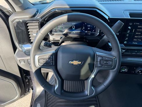 Used 2023 Chevrolet Silverado 1500 LT image 12