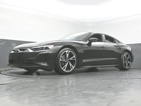 Used 2022 Audi e-tron GT Premium Plus w/ Performance Package image 48