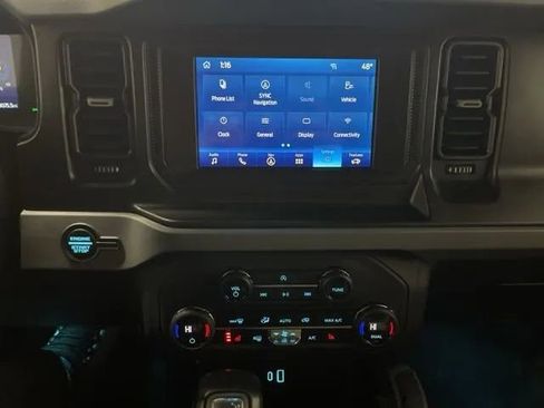 Used 2023 Ford Bronco Big Bend image 19