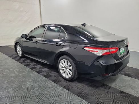 Used 2019 Toyota Camry LE FWD image 3
