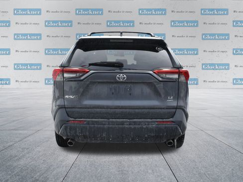 Used 2021 Toyota RAV4 LE image 8