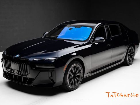 Used 2023 BMW i7 xDrive60 AWD/4WD image 1
