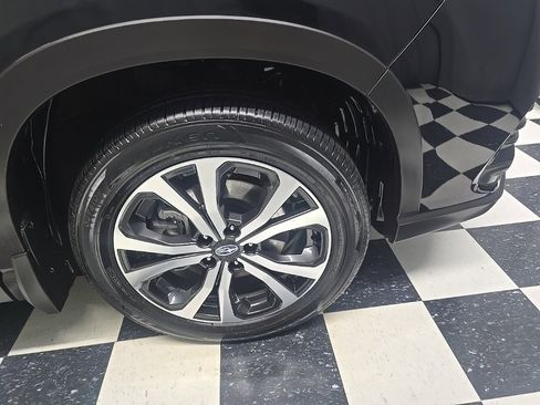 Used 2023 Subaru Forester Limited image 4