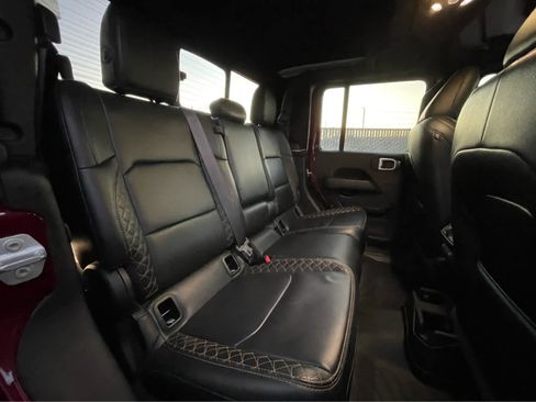 Used 2021 Jeep Gladiator Overland image 22